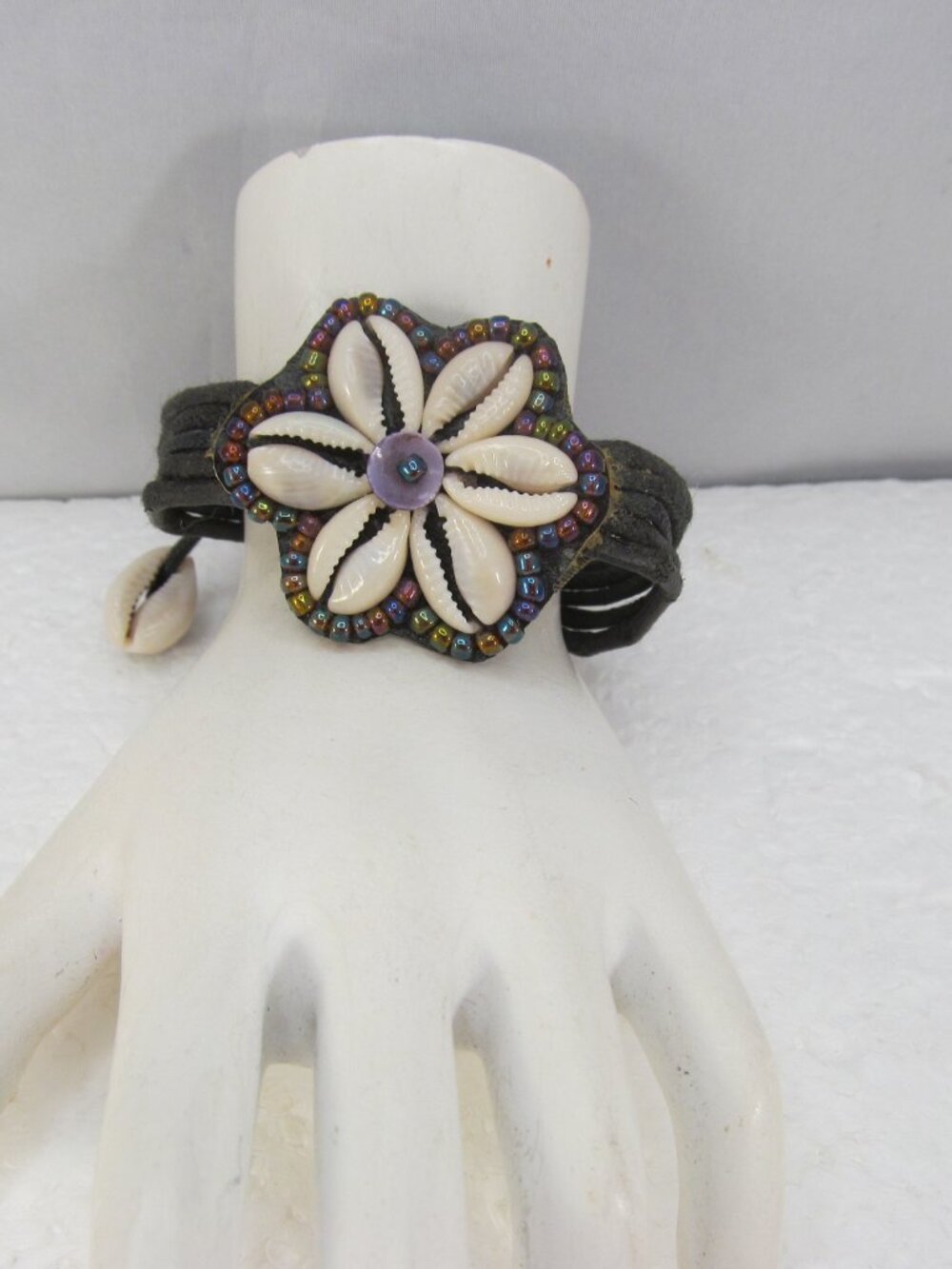 Womens Beaded Cowrie Shell Flower Black Cotton Tie Back Bracelet Boho Beach NWOT
